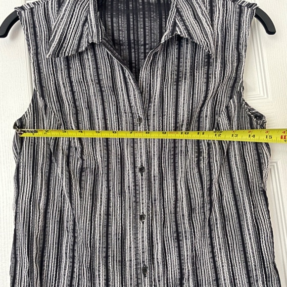 Sleeveless Tribal top - size 6 - black and silver - Picture 5 of 5